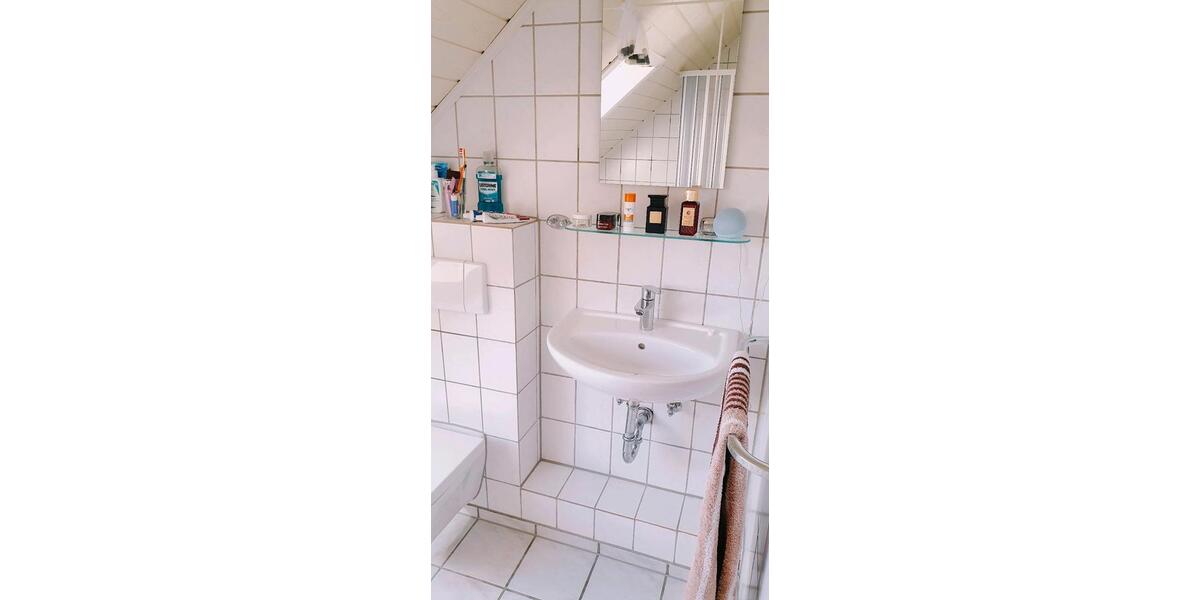 Dachgeschoßwohnung Windhagen - 1 Zimmer, 45 m&sup2;, 690&euro; | Angebot:26398551