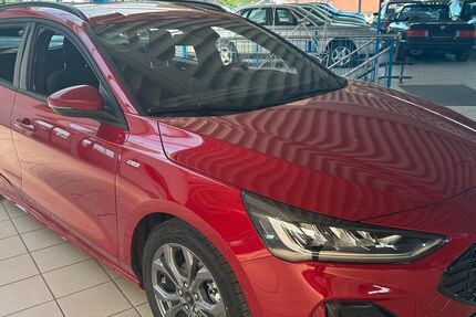 Ford Focus 2.250 km 26.990 &euro; Batzhausen 92358