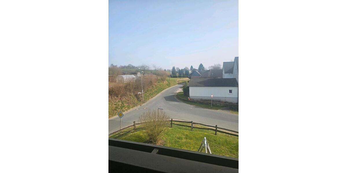 Dachgeschoßwohnung Hennef (Sieg) - 2 Zimmer, 85 m&sup2;, 980&euro; | Angebot:25410222