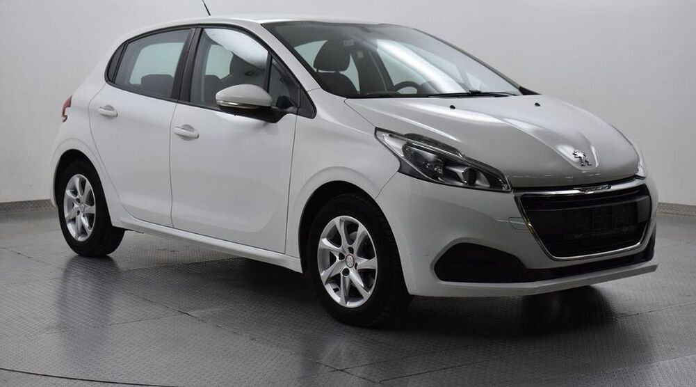 Peugeot 208 58.000 km 7.990 € Regensburg 93055