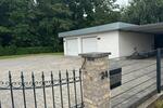 Einfamilienhaus Bungalow KFW45 mit 3 Garagen und Carport