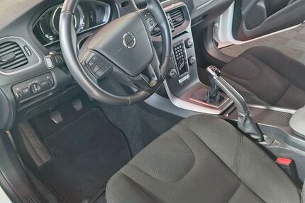 Volvo V40 139.800 km 9.400 &euro; Schotten 63679