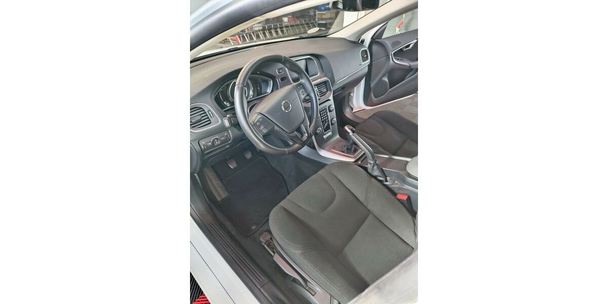 Volvo V40 139.800 km 9.400 &euro; Schotten 63679