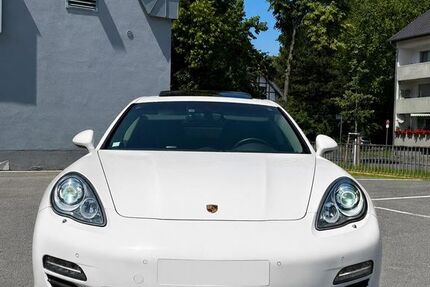 Porsche Panamera 99.688 km 28.990 &euro; Paderborn 33102