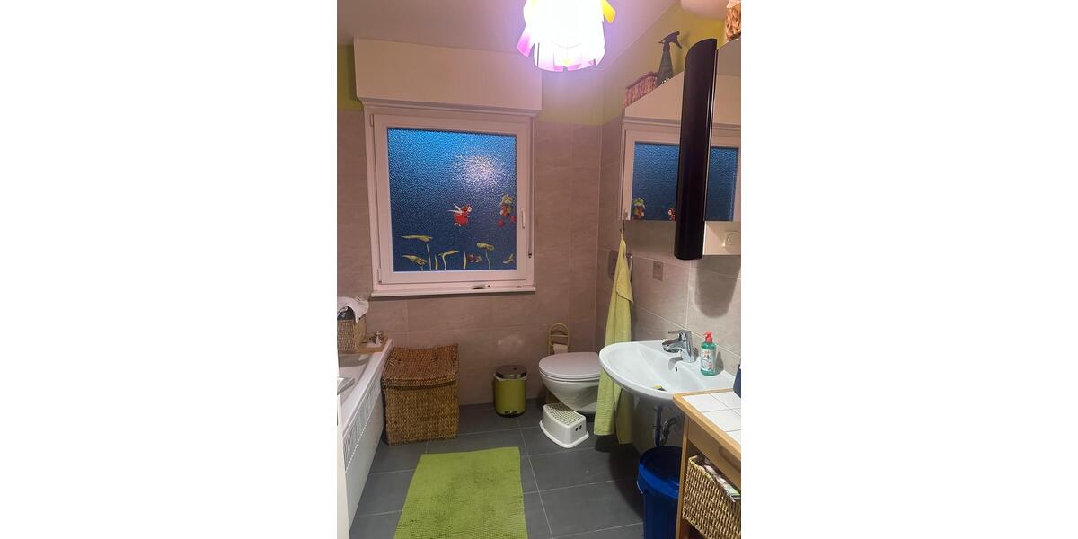 Etagenwohnung Wachtberg - 4 Zimmer, 100 m&sup2;, 1.150&euro; | Angebot:25405147