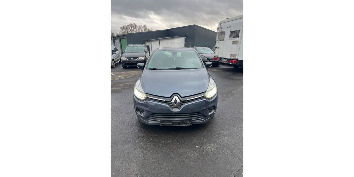 Renault Clio 101.000 km 9.950 &euro; Hanau 63452