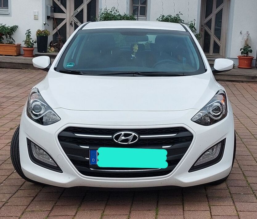 i30