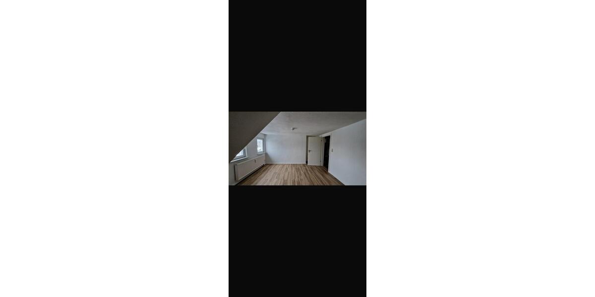 Dachgeschoßwohnung Zerbst (Anhalt) - 2.5 Zimmer, 63 m&sup2;, 410&euro; | Angebot:25402443