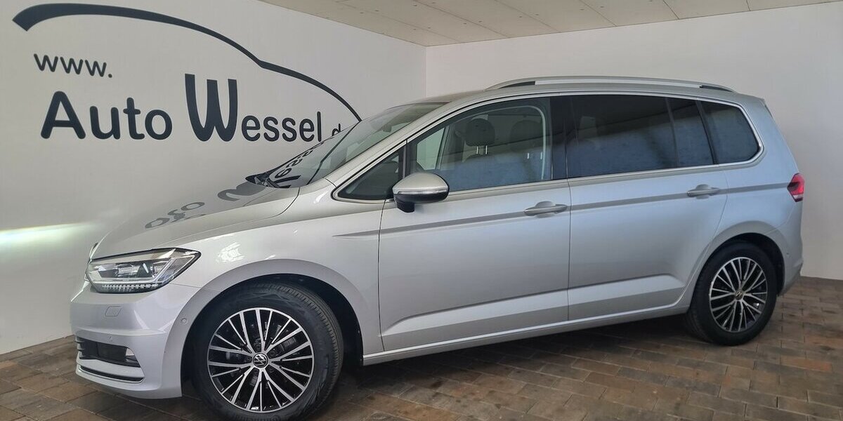 VW Touran Highline BMT DSG LED AHK ACC Navi 7-Sitze 91.700 km 26.900 &euro; Garrel 49681