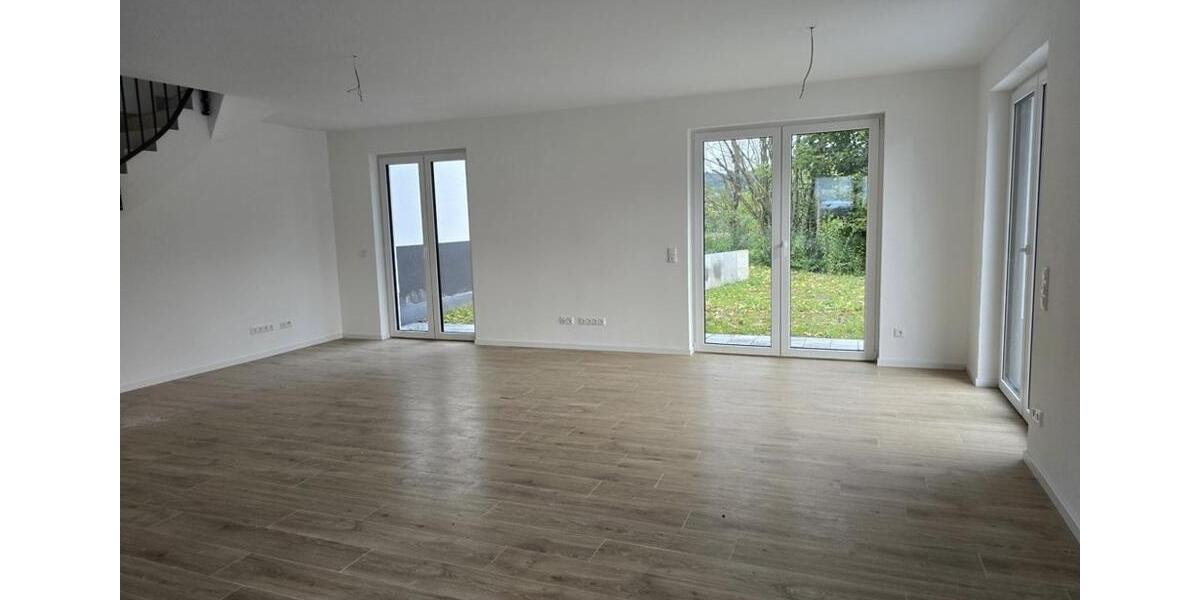 Reihenhaus Höchst im Odenwald - 4 Zimmer, 120 m&sup2;, 1.400&euro; | Angebot:23704908