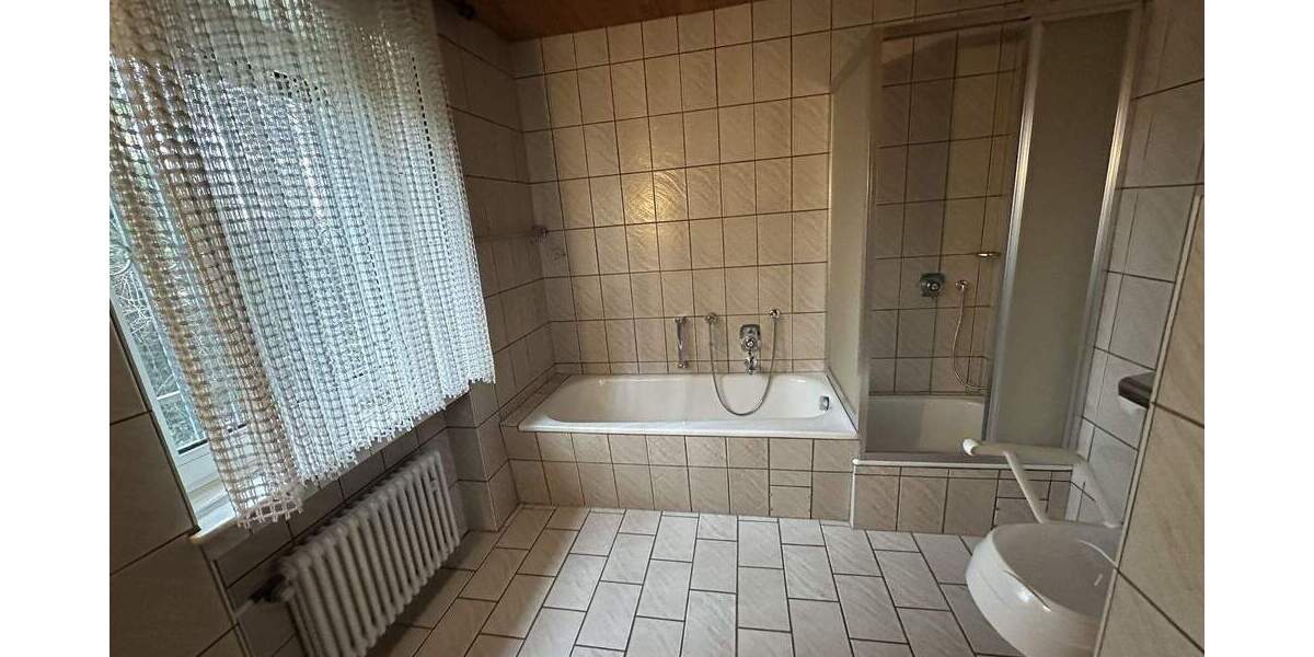 Einfamilienhaus Steinheim - 6 Zimmer, 262 m&sup2;, 350.000&euro; | Angebot:25687039
