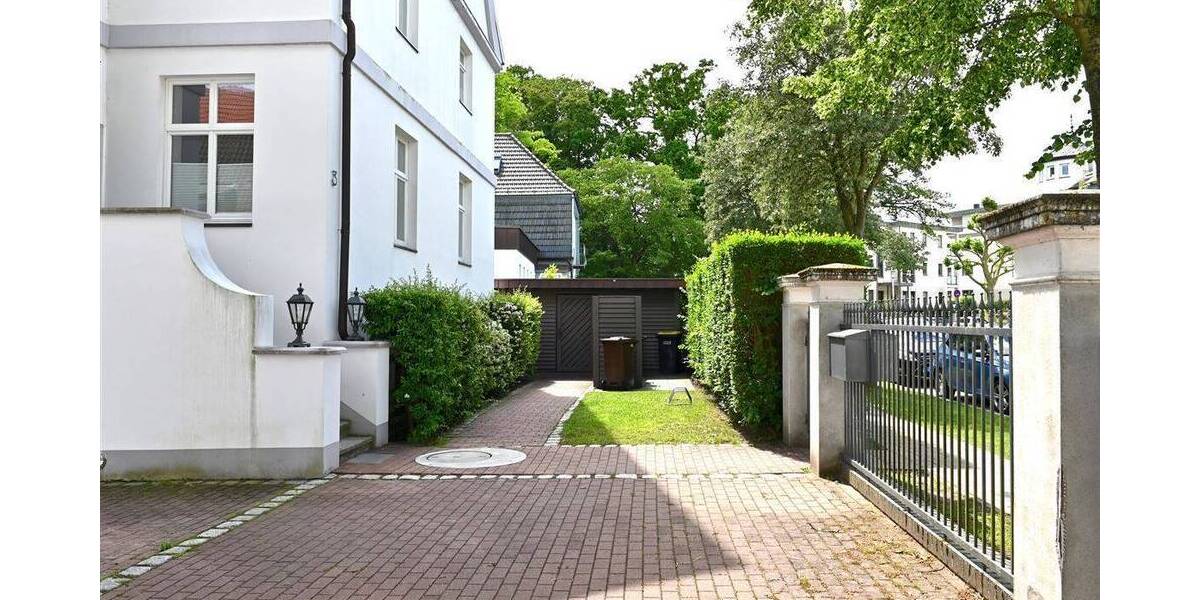 Etagenwohnung Stralsund Kniepervorstadt - 3 Zimmer, 156 m&sup2;, 1.720&euro; | Angebot:26902405
