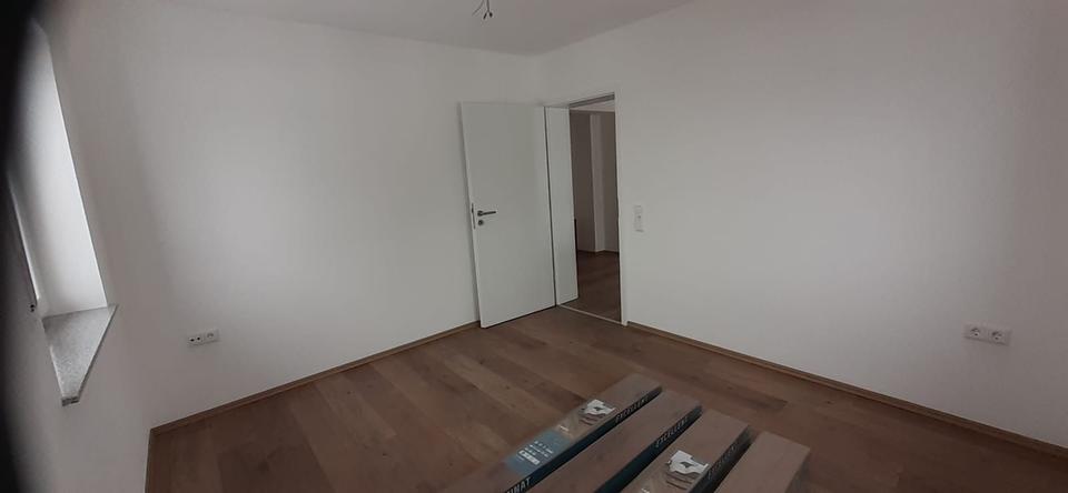 Etagenwohnung Mengkofen - 3 Zimmer, 64 m&sup2;, 575&euro; | Angebot:26418912