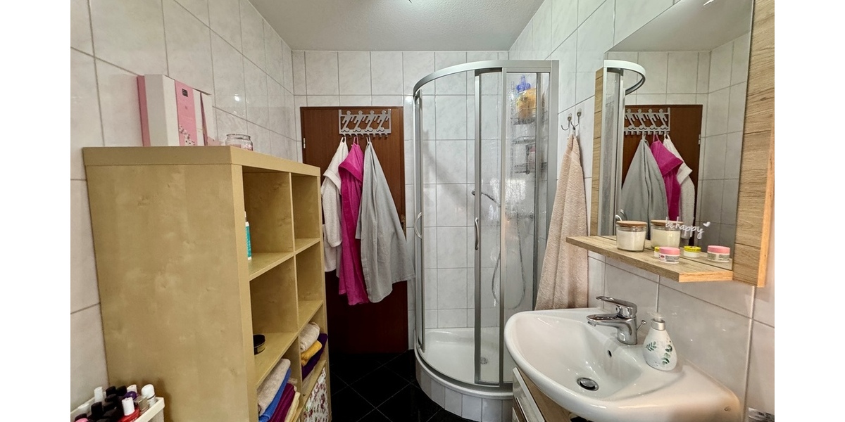 Friedrichsdorf: Großzügige Doppelhaushälfte mit separater Einliegerwohnung! - Doppelhaushälfte Friedrichsdorf | Angebot:27145996