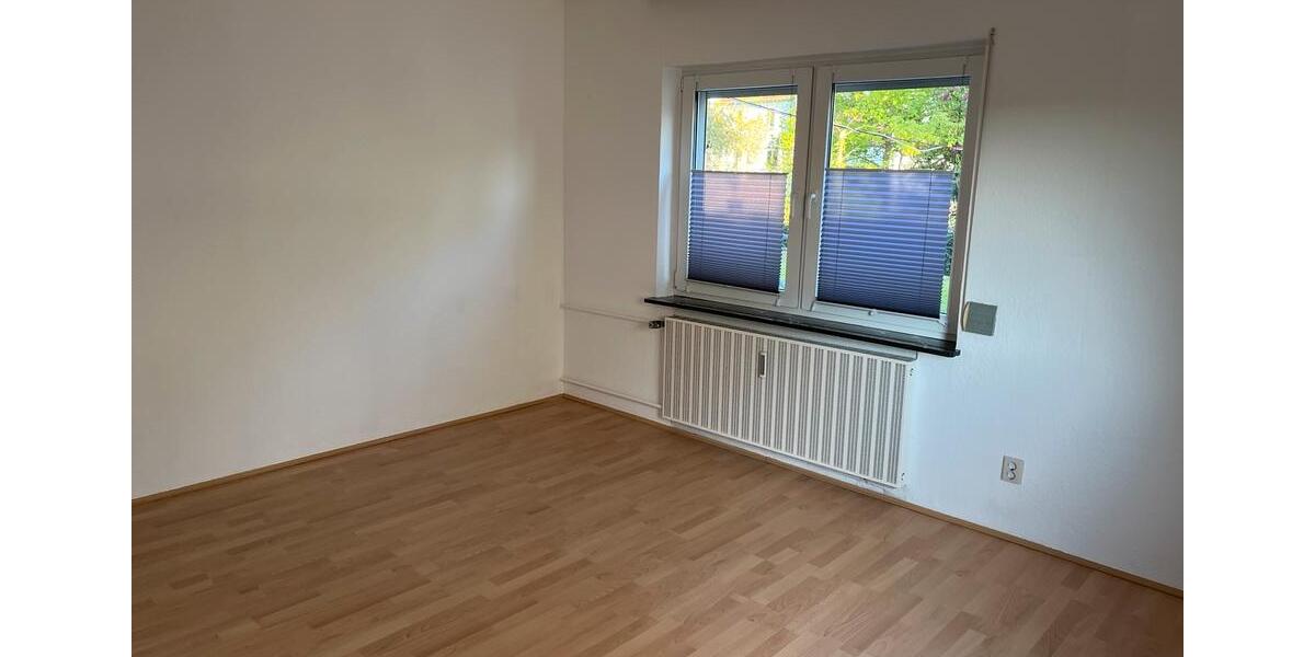 Hochparterre Borken (Hessen) - 3 Zimmer, 107 m&sup2;, 1.100&euro; | Angebot:26551694