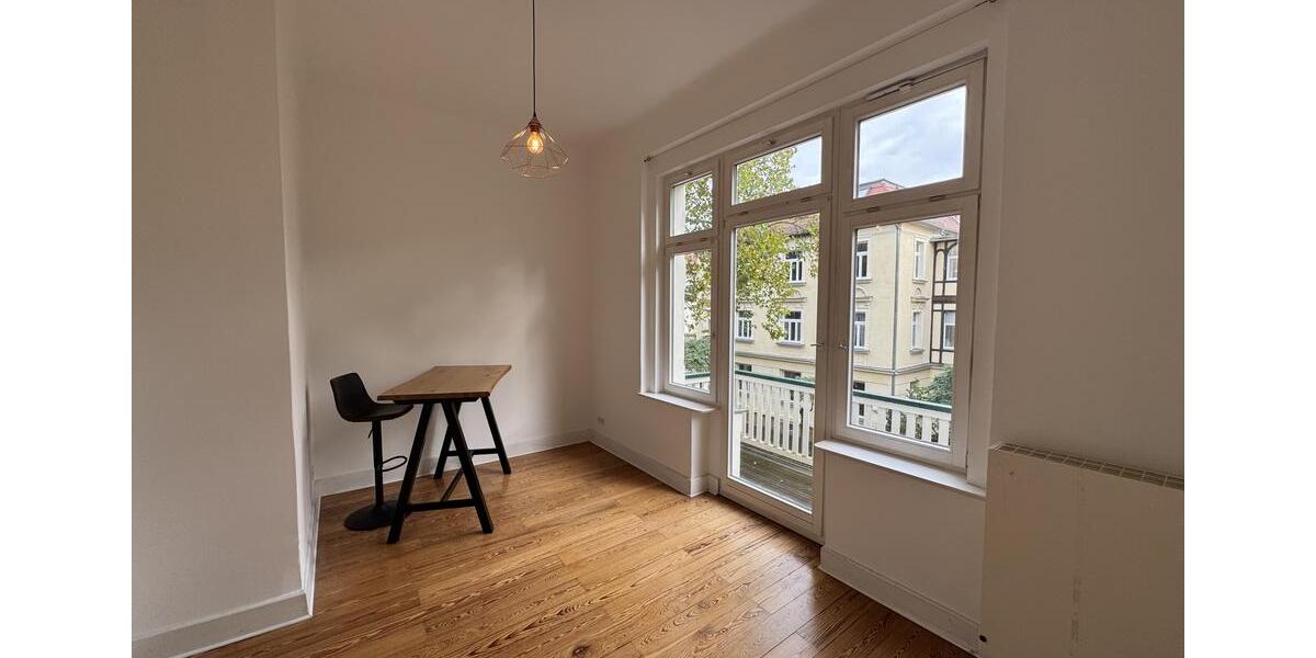 Villa Markkleeberg - 7 Zimmer, 307 m&sup2;, 3.950&euro; | Angebot:23198094