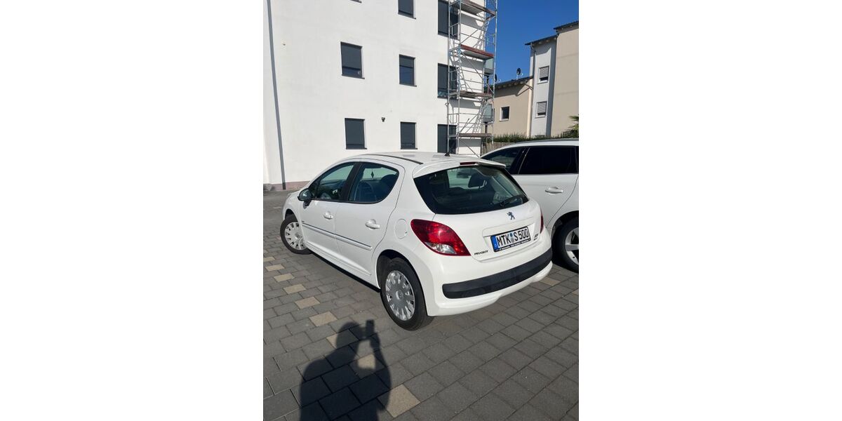 Peugeot 207 119.911 km 3.890 &euro; Flörsheim am Main 65439