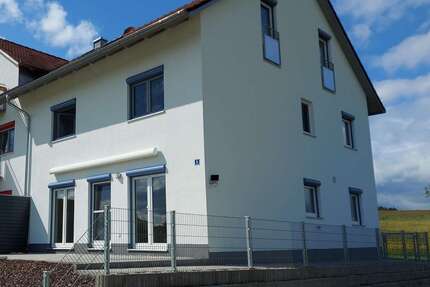 Haus Ettringen - 7 Zimmer, 170 m&sup2;, 1.800&euro; | Angebot:26901363