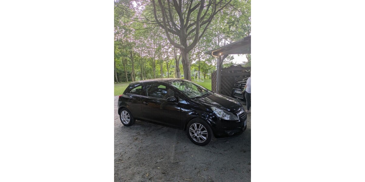Opel Corsa 186.000 km 2.100 € Satow 18239