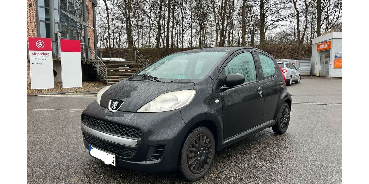 Peugeot 107 110.000 km 2.390 &euro; Hamburg 22765