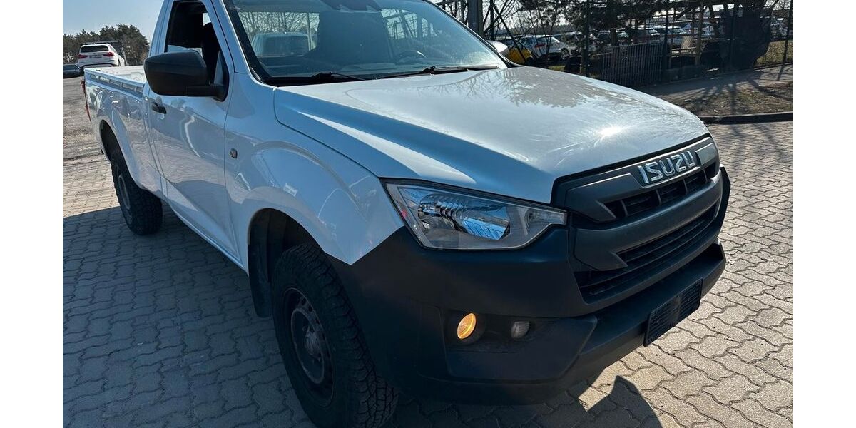 Isuzu D-Max 163.356 km 15.900 &euro; Mittenwalde 15749