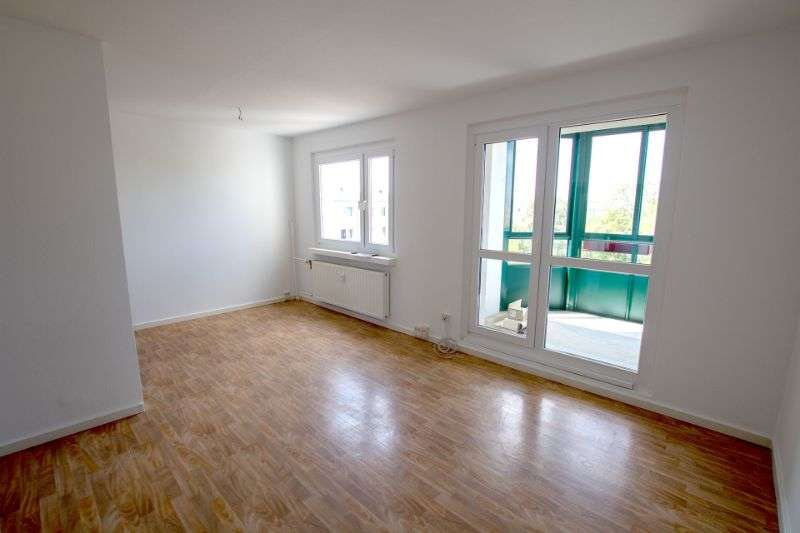 Wohnung zum Mieten in Halle (Saale) 302 € 57.68 m²