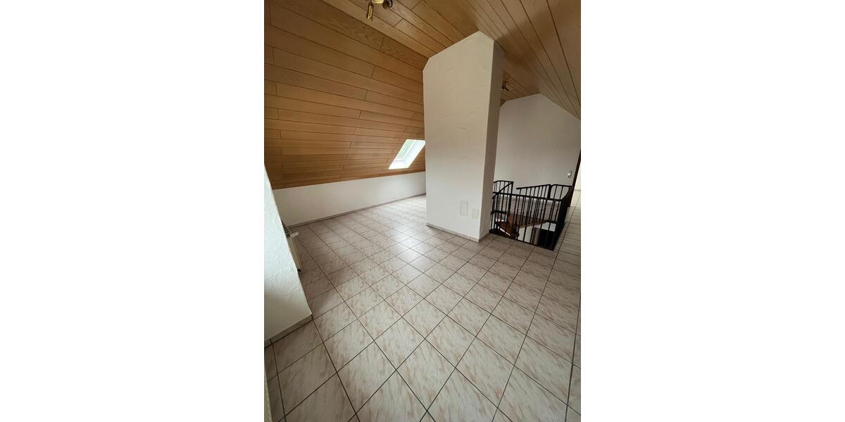 Etagenwohnung Püttlingen - 4 Zimmer, 98 m&sup2;, 640&euro; | Angebot:26492976