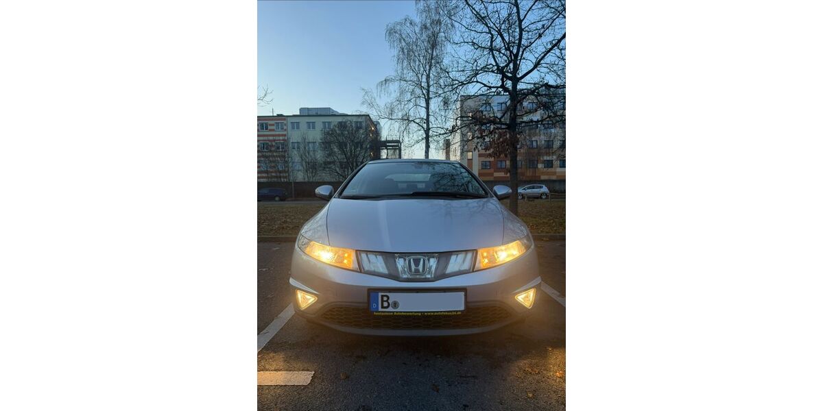 Honda Civic 144.000 km 6.200 &euro; Berlin 13057