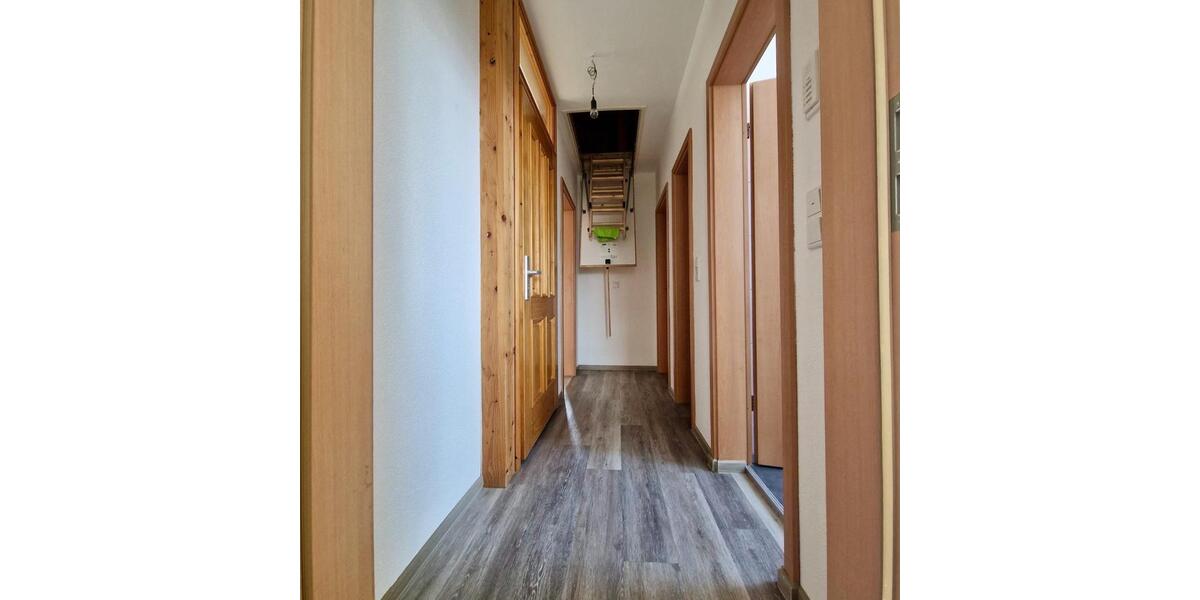 Dachgeschoßwohnung Bürstadt - 3 Zimmer, 72 m&sup2;, 930&euro; | Angebot:26302637