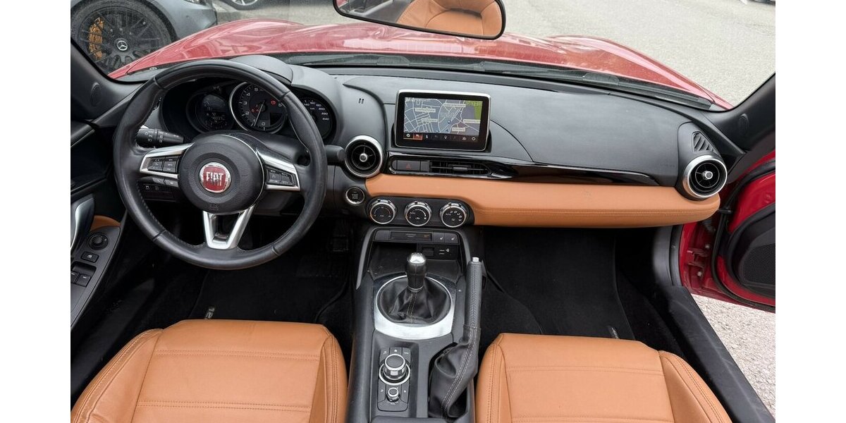 Fiat 124 Spider 1.4 LUSSO/BOSE/SITZHEIZUNG/PARKSENSOR 48.037 km 18.900 &euro; Villingen-Schwenningen 78054