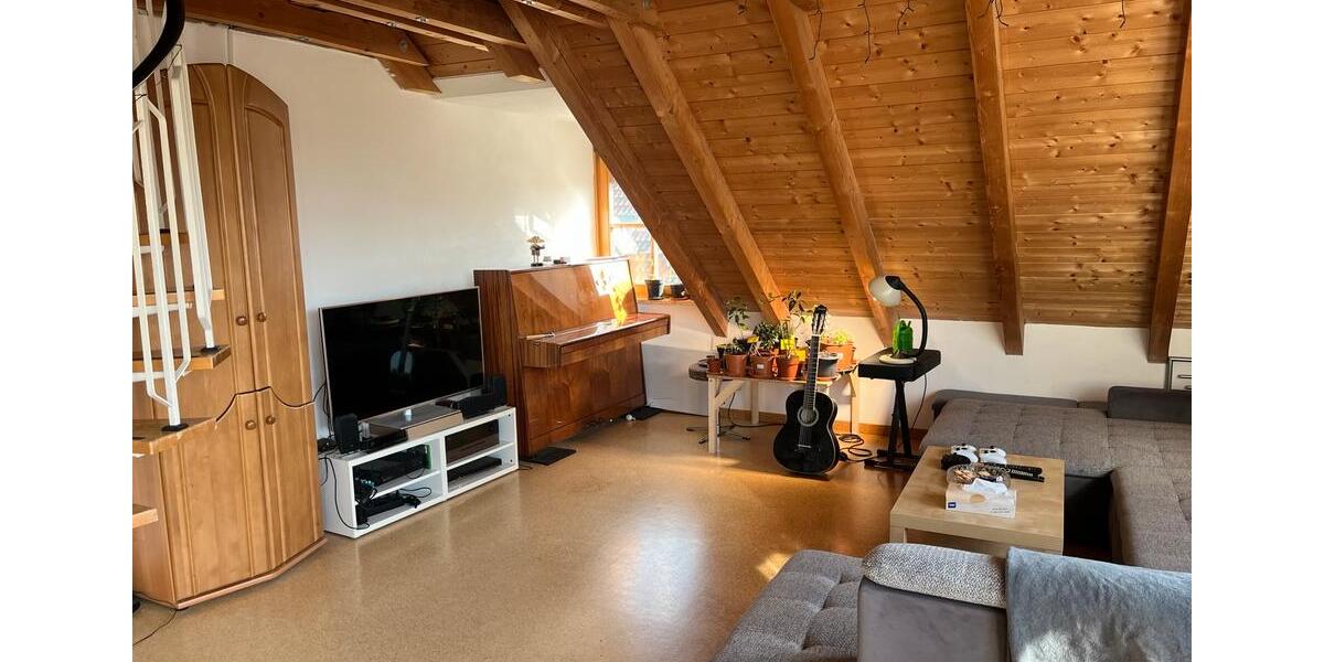 Dachgeschoßwohnung Erlangen Alterlangen - 6 Zimmer, 140 m&sup2;, 530&euro; | Angebot:25405449