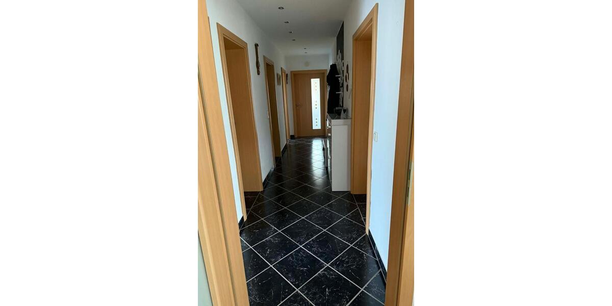 Erdgeschoßwohnung Hengersberg - 3 Zimmer, 90 m&sup2;, 680&euro; | Angebot:25460257