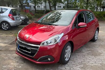 Peugeot 208 162.000 km 3.799 &euro; Hamburg 22041