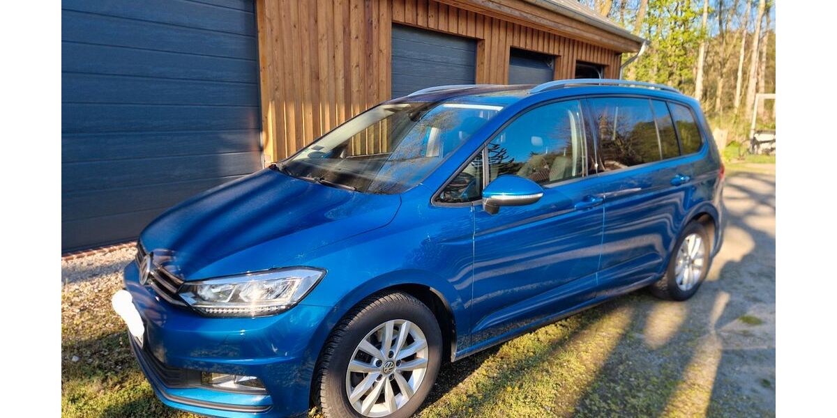 VW Touran 147.800 km 14.590 &euro; Goldenstedt 49424