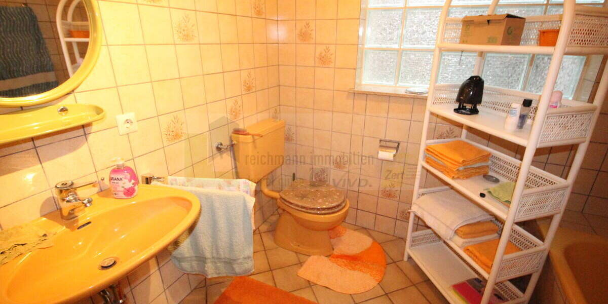 Wohnen auf einer Ebene mit Weitblick: Gepflegter Bungalow mit Einliegerwohnung, sonnigem Garten und Panorama in Toplage von Blumberg! 5 zimmer