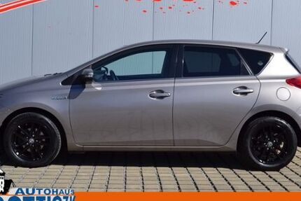 Toyota Auris 142.768 km 10.789 &euro; Bautzen 02625