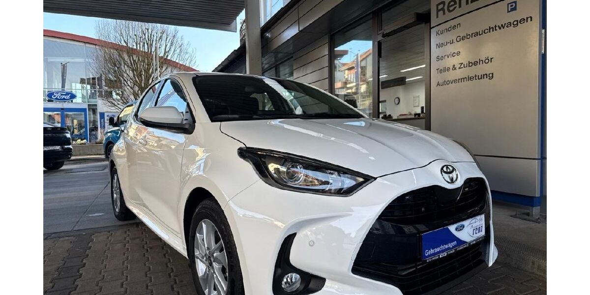Toyota Yaris 1.500 km 22.980 &euro; Steinheim an der Murr 71711