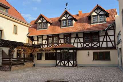 Haus zum Mieten in Erbes-Büdesheim 1.975 € 188 m² 7 zimmer