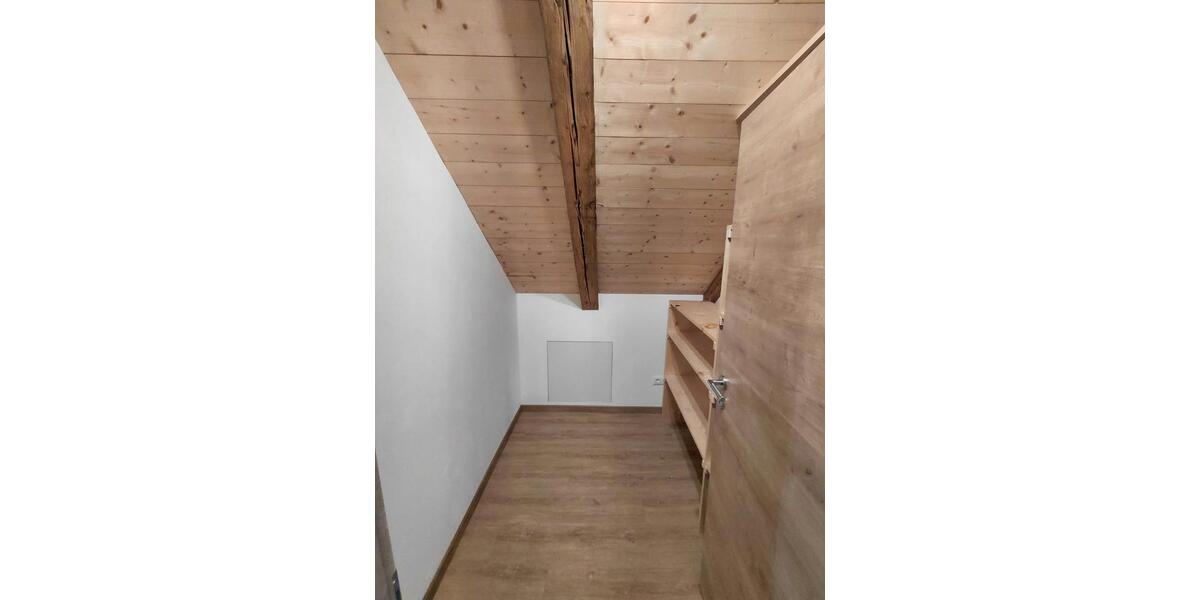 Dachgeschoßwohnung Jandelsbrunn - 4 Zimmer, 129 m&sup2;, 820&euro; | Angebot:26067068