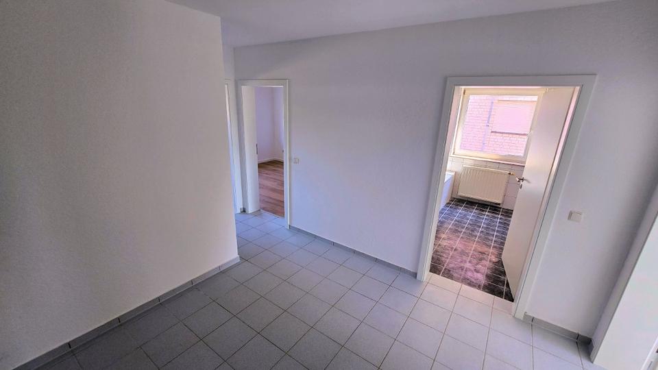 Erdgeschoßwohnung Halle - 3 Zimmer, 78 m&sup2;, 775&euro; | Angebot:26286322