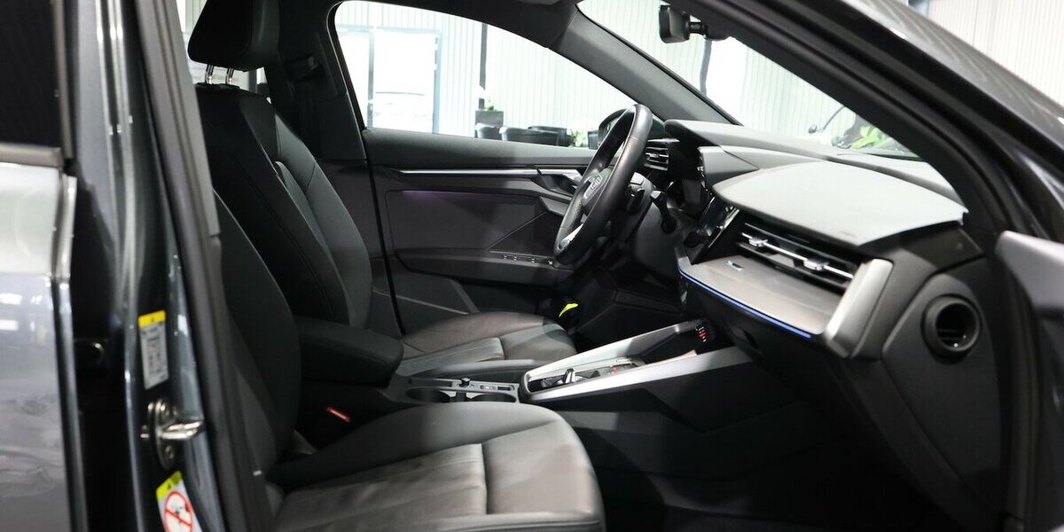 Audi A3 LIMOUSINE 30 TFSI S-LINE MATRIX, VOLL-LEDER 60.000 km 24.933 &euro; Hamm 59077