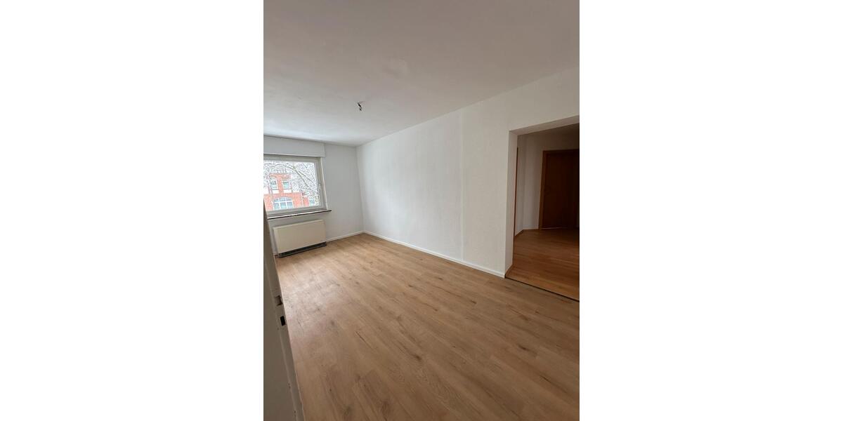 Etagenwohnung Vellmar - 6 Zimmer, 130 m&sup2;, 1.000&euro; | Angebot:24788512