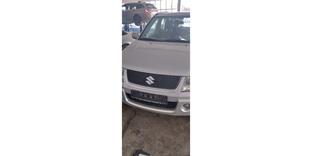 Suzuki Grand Vitara 98.068 km 7.900 &euro; Zwiesel 94227