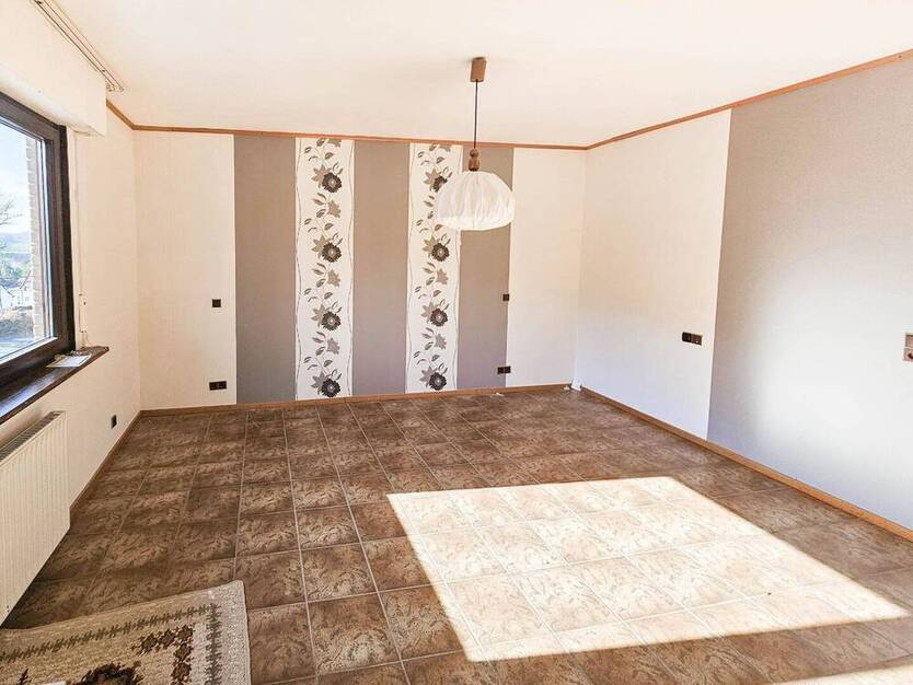 Freistehendes EFH im Bungalowstil in ruhiger Lage von NeustadtWied. 25 Min. Kreuz BNSU, 4 Min. A3