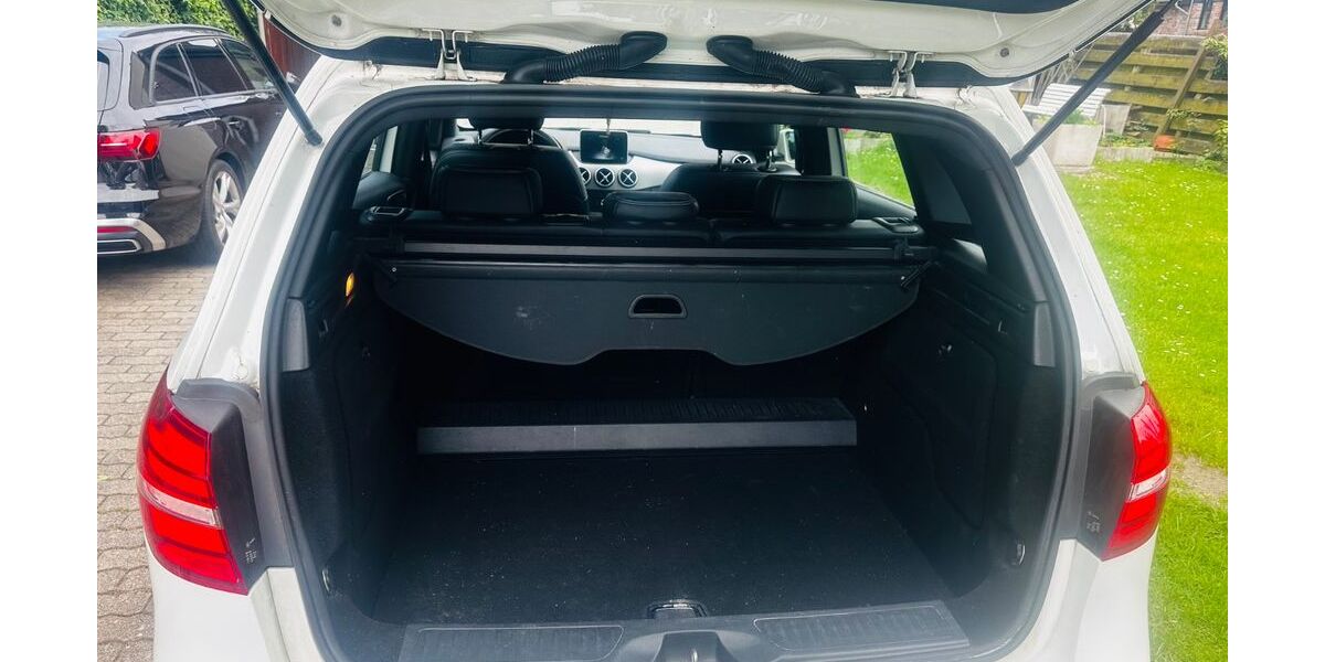 Mercedes-Benz B 180 138.000 km 10.900 &euro; Kummerfeld 25495
