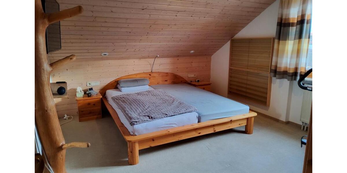 Dachgeschoßwohnung Bad Boll - 3 Zimmer, 76 m&sup2;, 299.000&euro; | Angebot:26972559