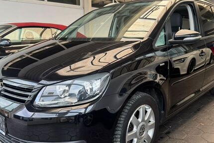 VW Touran 182.411 km 7.299 &euro; Münzenberg Gambach 35516