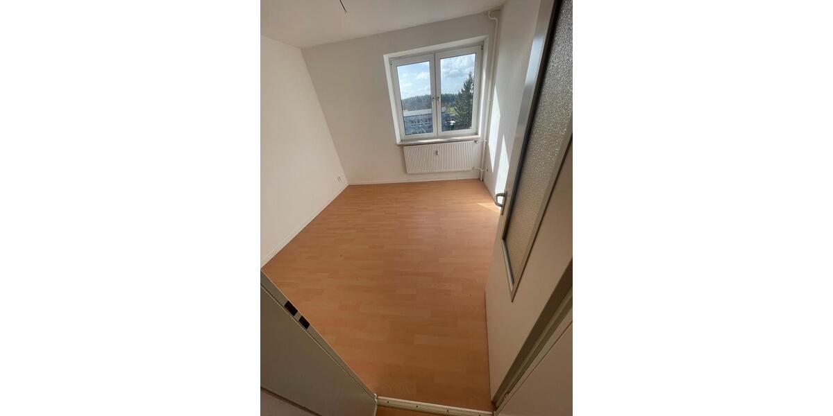 Etagenwohnung Arneburg - 4 Zimmer, 83 m&sup2;, 360&euro; | Angebot:25918655
