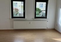 Vollständig renovierte 3-Zimmer-Erdgeschoßwohnung (WG-geeignet)