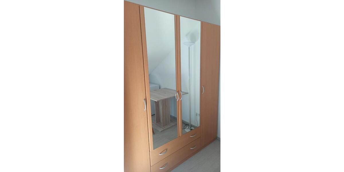 Dachgeschoßwohnung Linkenheim-Hochstetten Hochstetten - 2 Zimmer, 40 m&sup2;, 520&euro; | Angebot:26463416